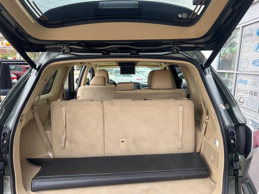 2015 Toyota Highlander AWD 4dr V6 XLE (Natl), available for sale in Milford, Connecticut | Korhan LLC DBA Superior Motors. Milford, Connecticut 2015 Toyota Highlander AWD 4dr V6 XLE (Natl), available for sale in Milford, Connecticut | Korhan LLC DBA Superior Motors. Milford, Connecticut