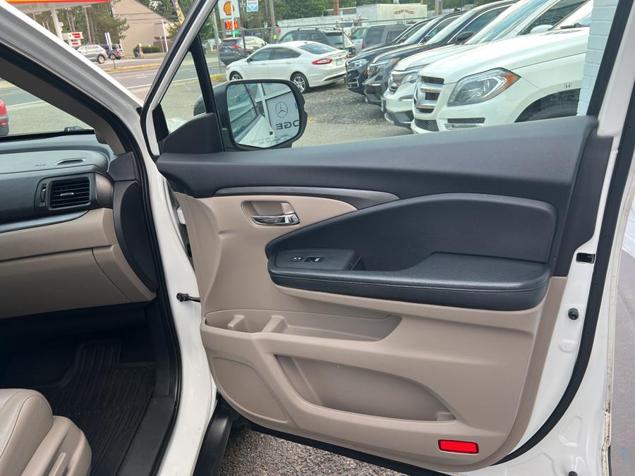 2016 Honda Pilot 2WD 4dr EX-L w/RES, available for sale in Milford, Connecticut | Korhan LLC DBA Superior Motors. Milford, Connecticut 2016 Honda Pilot 2WD 4dr EX-L w/RES, available for sale in Milford, Connecticut | Korhan LLC DBA Superior Motors. Milford, Connecticut