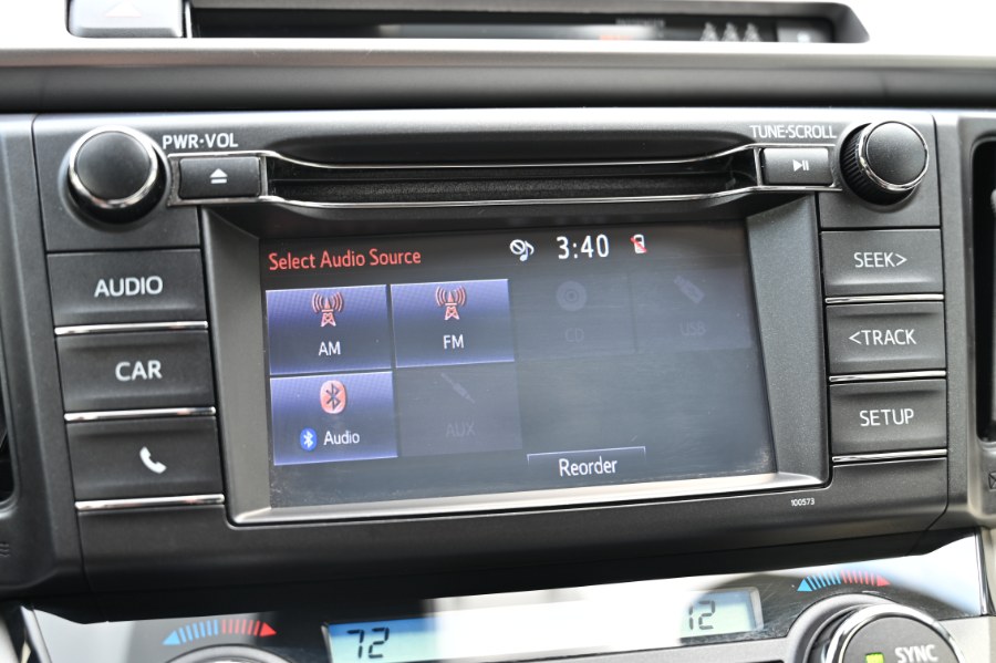 2018 Toyota RAV4 Hybrid LE photo 18