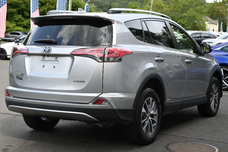 2018 Toyota RAV4 Hybrid LE photo 4