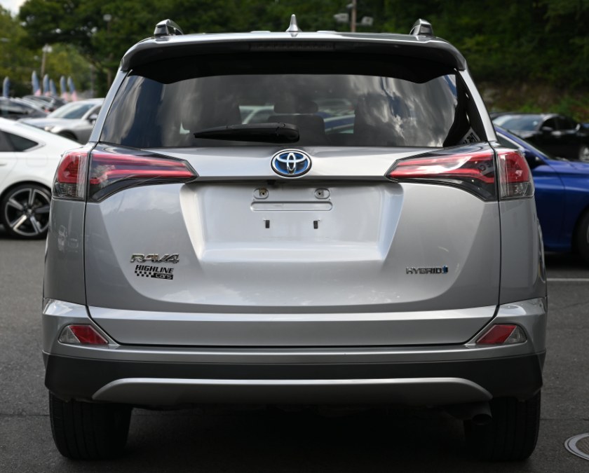 2018 Toyota RAV4 Hybrid LE photo 3