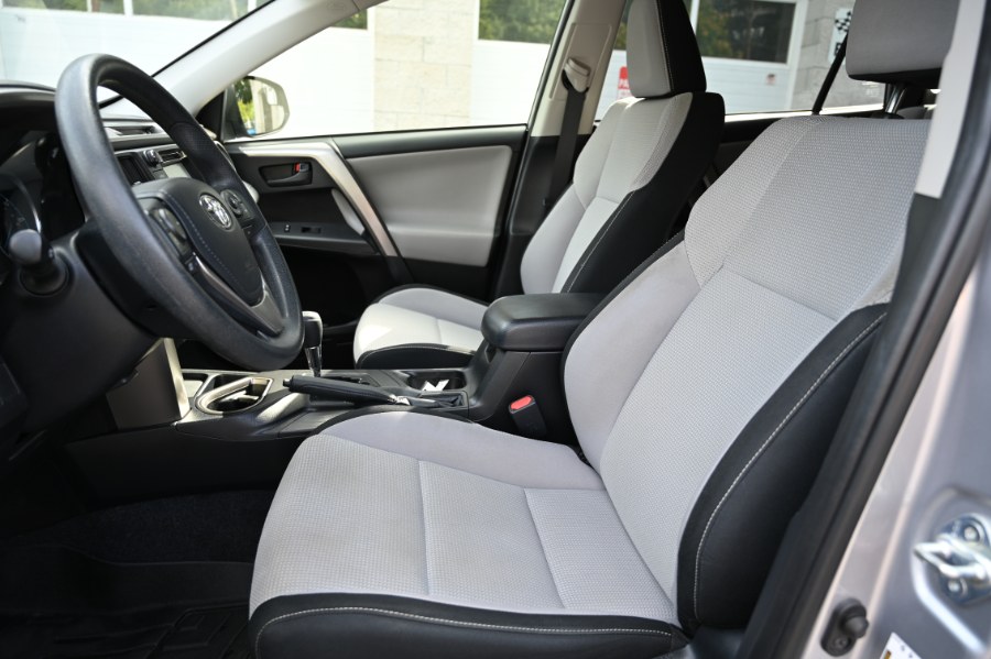 2018 Toyota RAV4 Hybrid LE photo 10