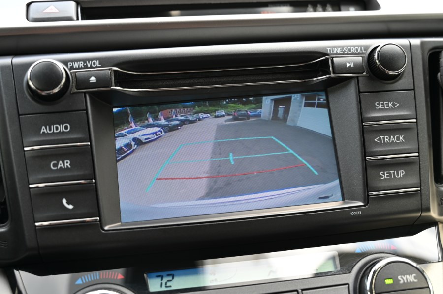 2018 Toyota RAV4 Hybrid LE photo 17