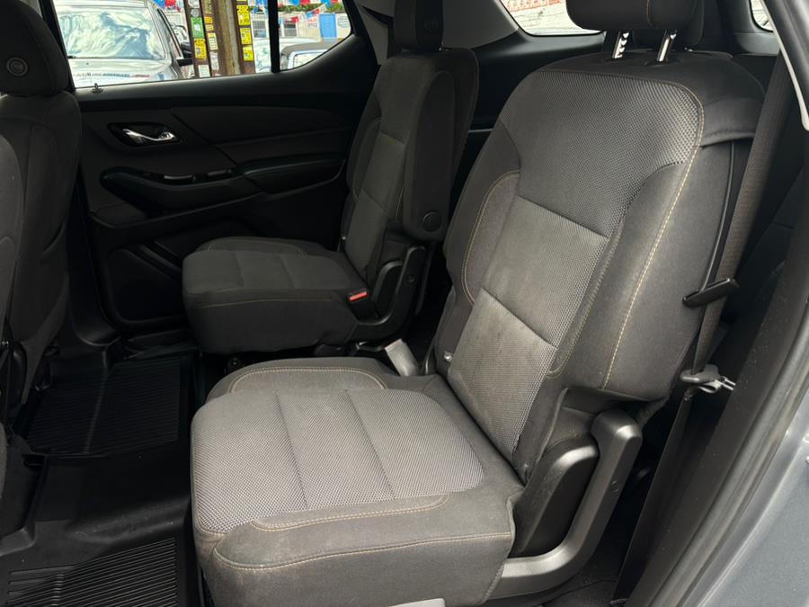 2018 Chevrolet Traverse AWD 4dr LT Cloth w/1LT, available for sale in Brooklyn, New York | Carsbuck Inc.. Brooklyn, New York 2018 Chevrolet Traverse AWD 4dr LT Cloth w/1LT, available for sale in Brooklyn, New York | Carsbuck Inc.. Brooklyn, New York