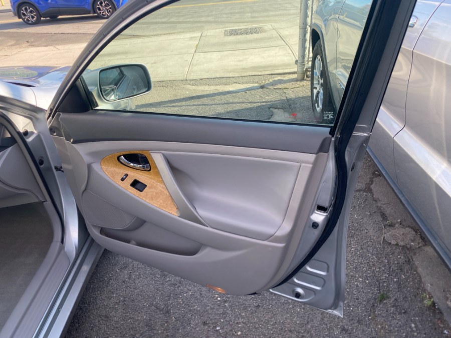 2007 Toyota Camry 4dr Sdn V6 Auto XLE, available for sale in Middle Village, New York | Middle Village Motors . Middle Village, New York 2007 Toyota Camry 4dr Sdn V6 Auto XLE, available for sale in Middle Village, New York | Middle Village Motors . Middle Village, New York