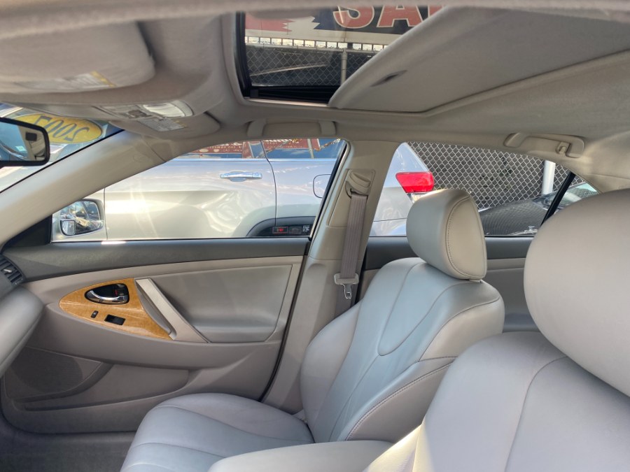 2007 Toyota Camry 4dr Sdn V6 Auto XLE, available for sale in Middle Village, New York | Middle Village Motors . Middle Village, New York 2007 Toyota Camry 4dr Sdn V6 Auto XLE, available for sale in Middle Village, New York | Middle Village Motors . Middle Village, New York