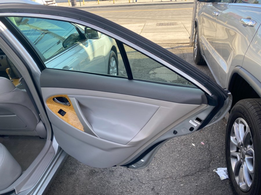 2007 Toyota Camry 4dr Sdn V6 Auto XLE, available for sale in Middle Village, New York | Middle Village Motors . Middle Village, New York 2007 Toyota Camry 4dr Sdn V6 Auto XLE, available for sale in Middle Village, New York | Middle Village Motors . Middle Village, New York