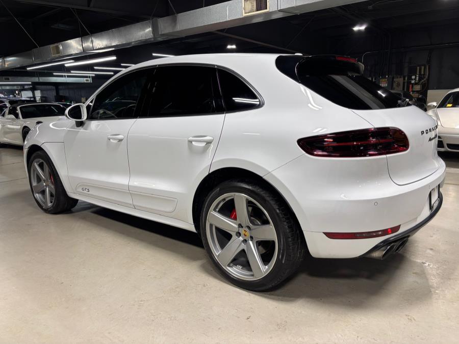 2018 Porsche Macan GTS photo 2