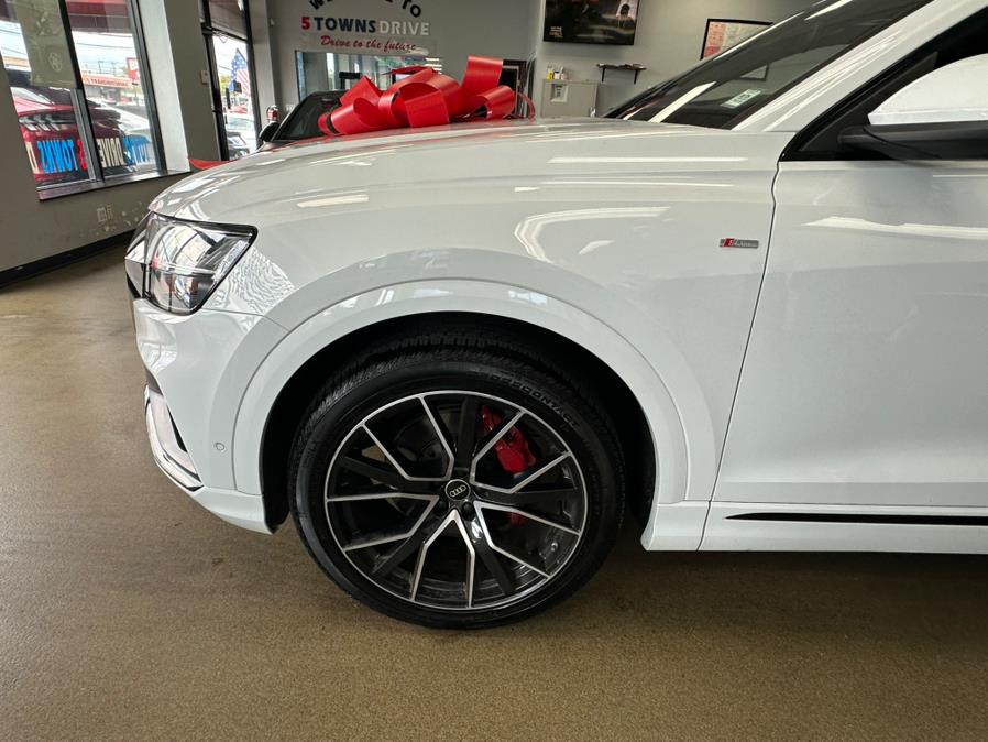 2022 Audi Q8 Prestige 55 TFSI quattro, available for sale in Inwood, New York | 5 Towns Drive. Inwood, New York 2022 Audi Q8 Prestige 55 TFSI quattro, available for sale in Inwood, New York | 5 Towns Drive. Inwood, New York
