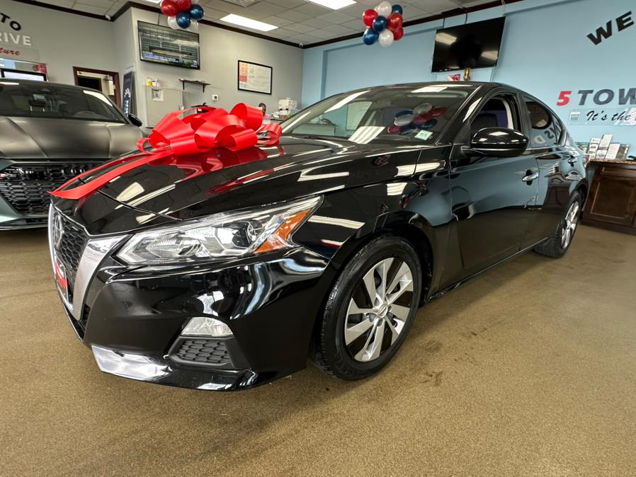 2020 Nissan Altima 2.5 S Sedan, available for sale in Inwood, New York | 5 Towns Drive. Inwood, New York 2020 Nissan Altima 2.5 S Sedan, available for sale in Inwood, New York | 5 Towns Drive. Inwood, New York