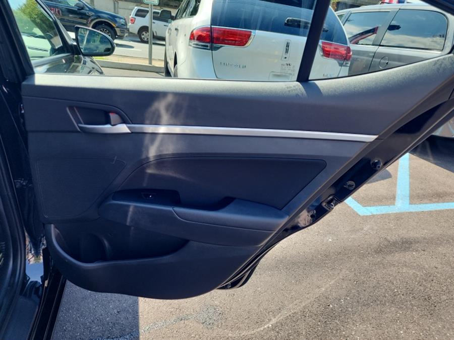 2019 Hyundai Elantra SEL Auto, available for sale in Islip, New York | L.I. Auto Gallery. Islip, New York 2019 Hyundai Elantra SEL Auto, available for sale in Islip, New York | L.I. Auto Gallery. Islip, New York