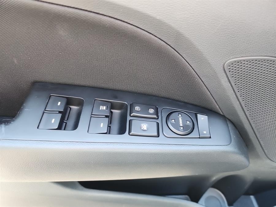 2019 Hyundai Elantra SEL Auto, available for sale in Islip, New York | L.I. Auto Gallery. Islip, New York 2019 Hyundai Elantra SEL Auto, available for sale in Islip, New York | L.I. Auto Gallery. Islip, New York