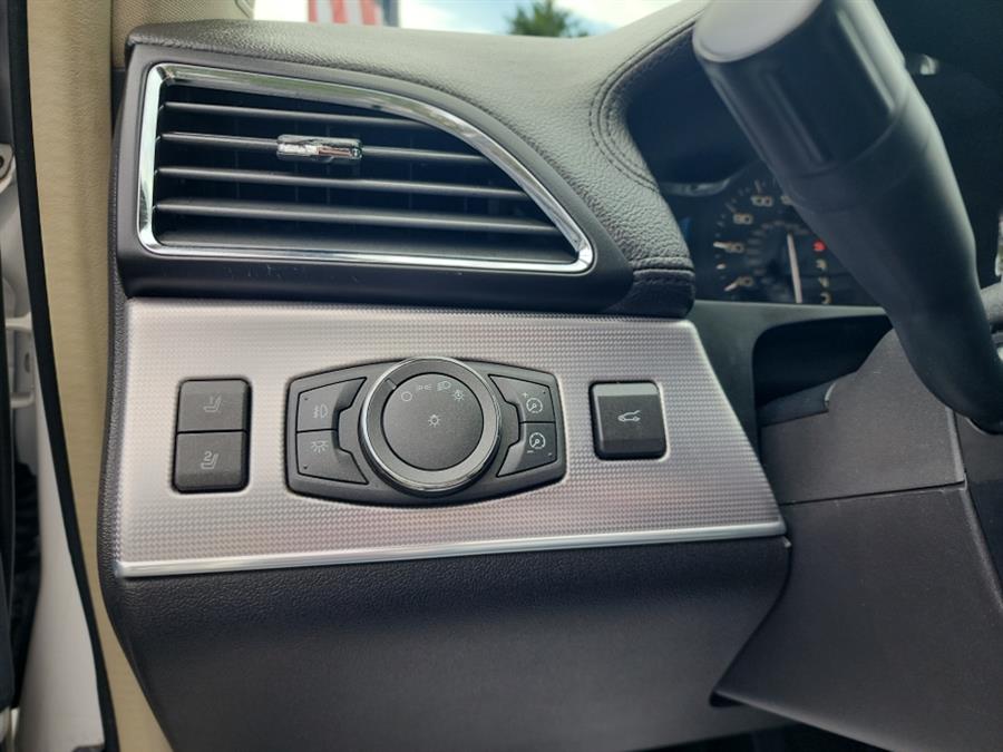 2012 Lincoln MKX AWD 4dr, available for sale in Islip, New York | L.I. Auto Gallery. Islip, New York 2012 Lincoln MKX AWD 4dr, available for sale in Islip, New York | L.I. Auto Gallery. Islip, New York