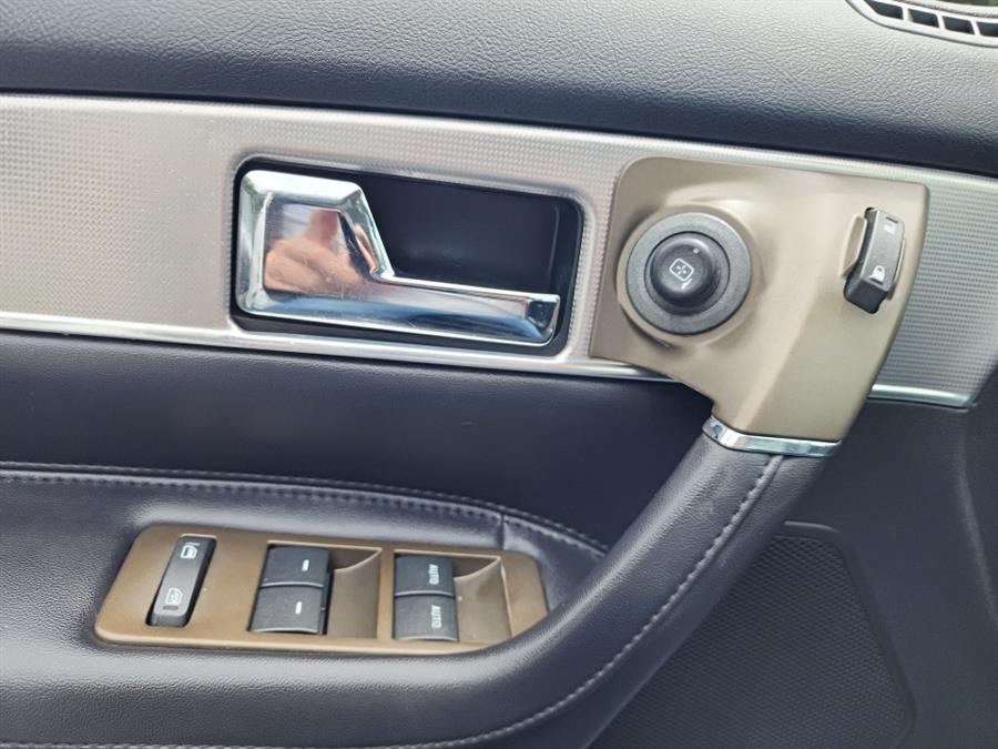 2012 Lincoln MKX AWD 4dr, available for sale in Islip, New York | L.I. Auto Gallery. Islip, New York 2012 Lincoln MKX AWD 4dr, available for sale in Islip, New York | L.I. Auto Gallery. Islip, New York