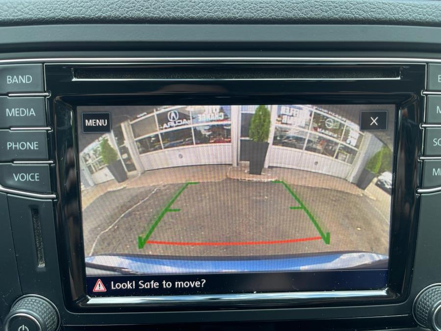 2017 Volkswagen Jetta 1.4T SE Auto, available for sale in Bloomfield, Connecticut | AXA Car Sales and Repair LLC. Bloomfield, Connecticut 2017 Volkswagen Jetta 1.4T SE Auto, available for sale in Bloomfield, Connecticut | AXA Car Sales and Repair LLC. Bloomfield, Connecticut