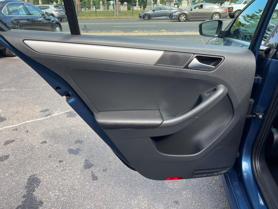 2017 Volkswagen Jetta 1.4T SE Auto, available for sale in Bloomfield, Connecticut | AXA Car Sales and Repair LLC. Bloomfield, Connecticut 2017 Volkswagen Jetta 1.4T SE Auto, available for sale in Bloomfield, Connecticut | AXA Car Sales and Repair LLC. Bloomfield, Connecticut