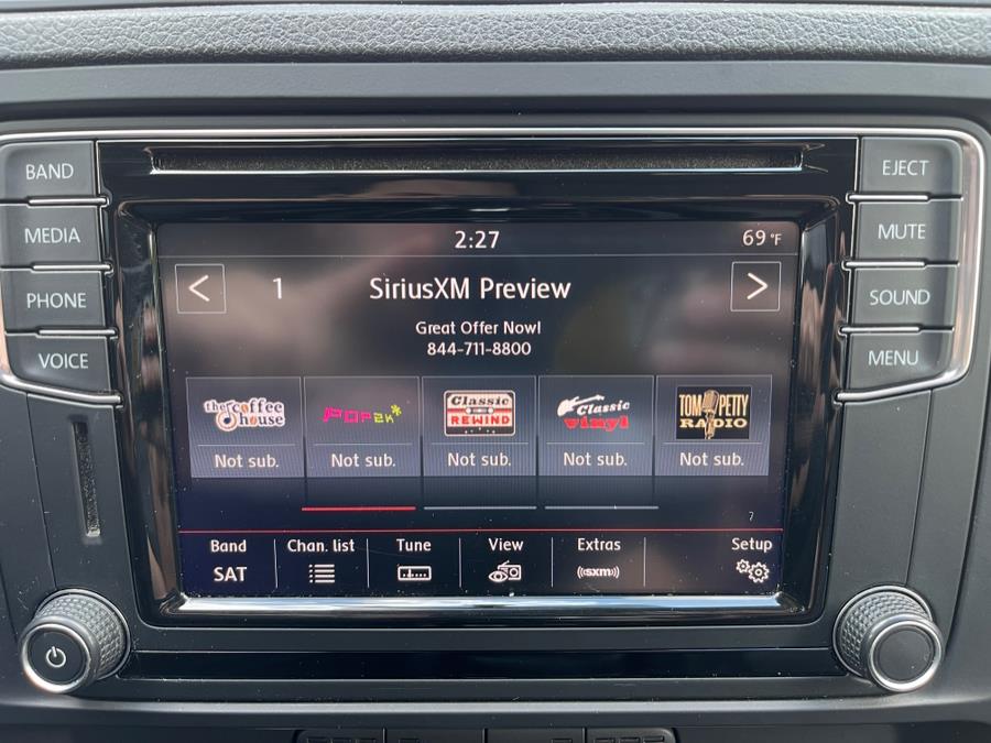 2017 Volkswagen Jetta 1.4T SE Auto, available for sale in Bloomfield, Connecticut | AXA Car Sales and Repair LLC. Bloomfield, Connecticut 2017 Volkswagen Jetta 1.4T SE Auto, available for sale in Bloomfield, Connecticut | AXA Car Sales and Repair LLC. Bloomfield, Connecticut
