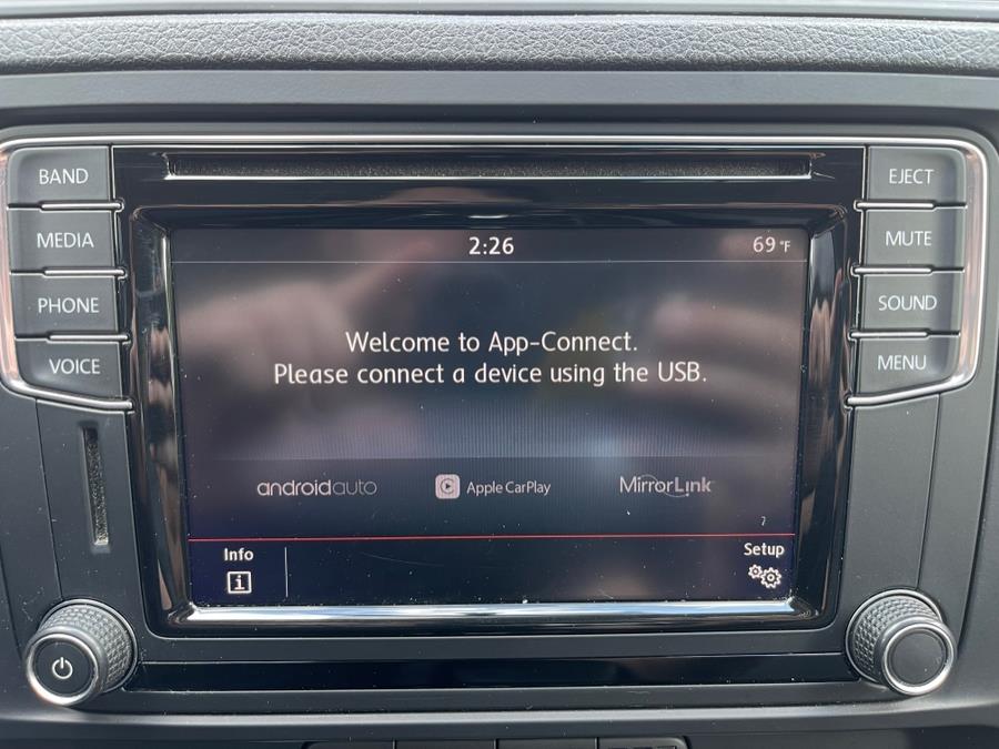 2017 Volkswagen Jetta 1.4T SE Auto, available for sale in Bloomfield, Connecticut | AXA Car Sales and Repair LLC. Bloomfield, Connecticut 2017 Volkswagen Jetta 1.4T SE Auto, available for sale in Bloomfield, Connecticut | AXA Car Sales and Repair LLC. Bloomfield, Connecticut