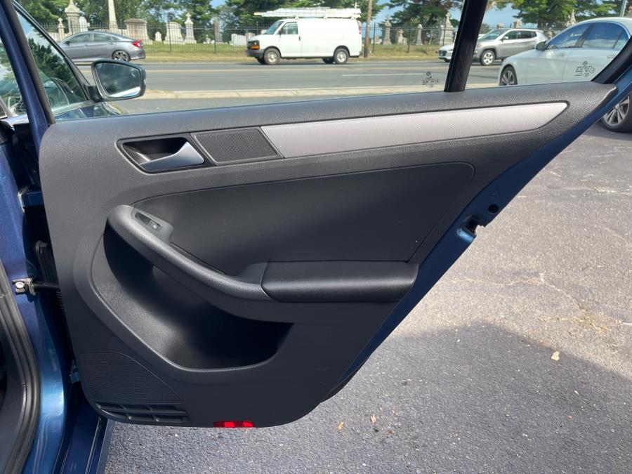2017 Volkswagen Jetta 1.4T SE Auto, available for sale in Bloomfield, Connecticut | AXA Car Sales and Repair LLC. Bloomfield, Connecticut 2017 Volkswagen Jetta 1.4T SE Auto, available for sale in Bloomfield, Connecticut | AXA Car Sales and Repair LLC. Bloomfield, Connecticut