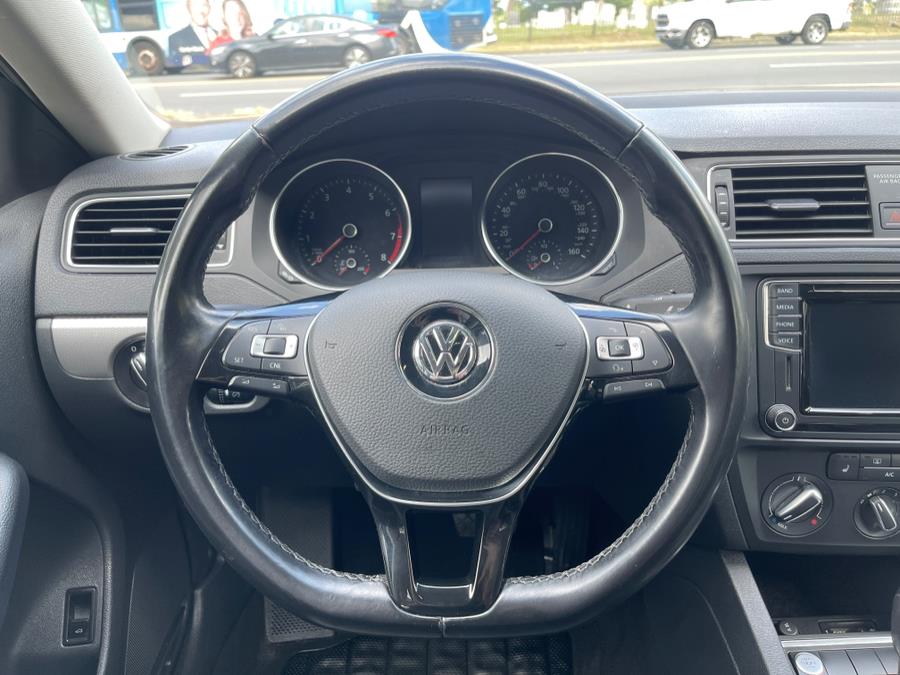 2017 Volkswagen Jetta 1.4T SE Auto, available for sale in Bloomfield, Connecticut | AXA Car Sales and Repair LLC. Bloomfield, Connecticut 2017 Volkswagen Jetta 1.4T SE Auto, available for sale in Bloomfield, Connecticut | AXA Car Sales and Repair LLC. Bloomfield, Connecticut