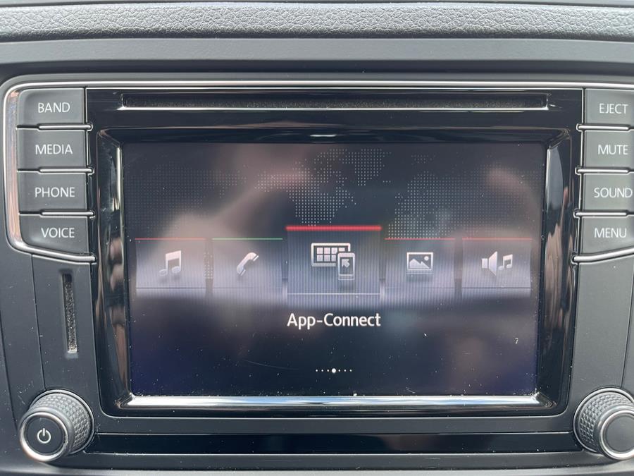 2017 Volkswagen Jetta 1.4T SE Auto, available for sale in Bloomfield, Connecticut | AXA Car Sales and Repair LLC. Bloomfield, Connecticut 2017 Volkswagen Jetta 1.4T SE Auto, available for sale in Bloomfield, Connecticut | AXA Car Sales and Repair LLC. Bloomfield, Connecticut