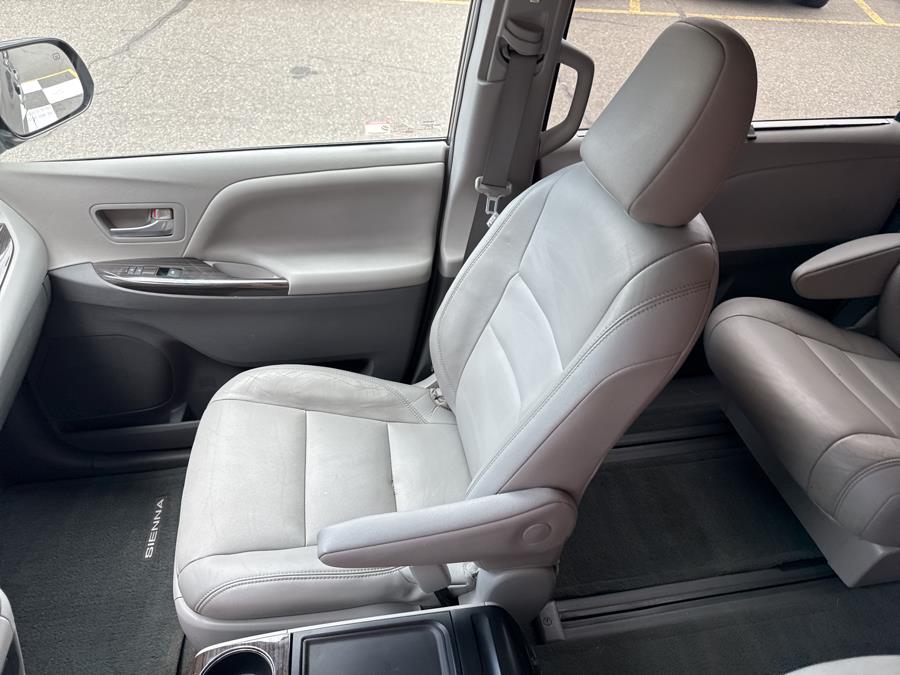 2015 Toyota Sienna 5dr 7-Pass Van XLE Premium AWD, available for sale in Waterbury, Connecticut | National Auto Brokers, Inc.. Waterbury, Connecticut 2015 Toyota Sienna 5dr 7-Pass Van XLE Premium AWD, available for sale in Waterbury, Connecticut | National Auto Brokers, Inc.. Waterbury, Connecticut