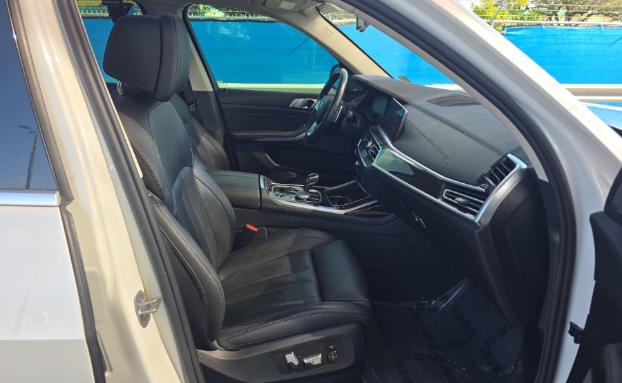2020 BMW X7 xDrive40i Sports Activity Vehicle, available for sale in Fort Myers, Florida | Carlux Fort Myers. Fort Myers, Florida 2020 BMW X7 xDrive40i Sports Activity Vehicle, available for sale in Fort Myers, Florida | Carlux Fort Myers. Fort Myers, Florida