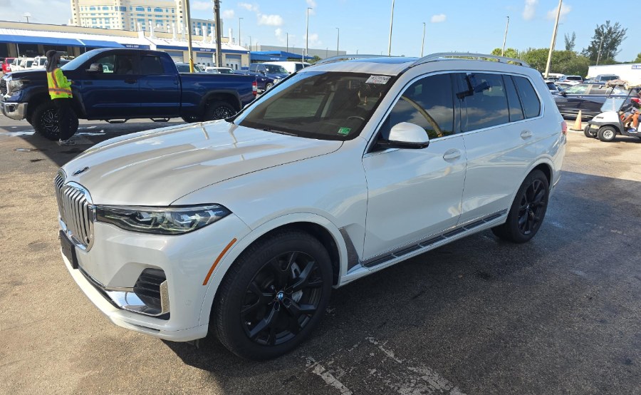 2020 BMW X7 xDrive40i Sports Activity Vehicle, available for sale in Fort Myers, Florida | Carlux Fort Myers. Fort Myers, Florida 2020 BMW X7 xDrive40i Sports Activity Vehicle, available for sale in Fort Myers, Florida | Carlux Fort Myers. Fort Myers, Florida
