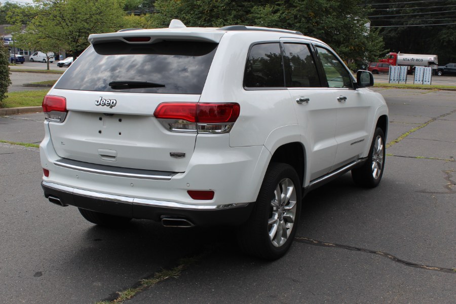 2016 Jeep Grand Cherokee 4WD 4dr Summit, available for sale in New Britain, Connecticut | Universal Motors LLC. New Britain, Connecticut 2016 Jeep Grand Cherokee 4WD 4dr Summit, available for sale in New Britain, Connecticut | Universal Motors LLC. New Britain, Connecticut
