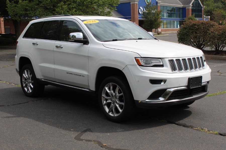 2016 Jeep Grand Cherokee 4WD 4dr Summit, available for sale in New Britain, Connecticut | Universal Motors LLC. New Britain, Connecticut 2016 Jeep Grand Cherokee 4WD 4dr Summit, available for sale in New Britain, Connecticut | Universal Motors LLC. New Britain, Connecticut