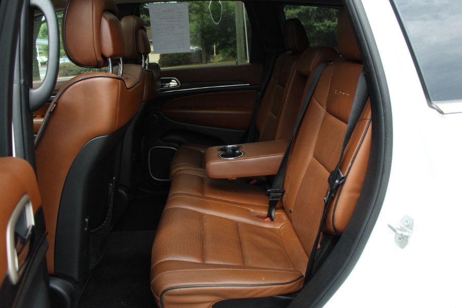 2016 Jeep Grand Cherokee 4WD 4dr Summit, available for sale in New Britain, Connecticut | Universal Motors LLC. New Britain, Connecticut 2016 Jeep Grand Cherokee 4WD 4dr Summit, available for sale in New Britain, Connecticut | Universal Motors LLC. New Britain, Connecticut
