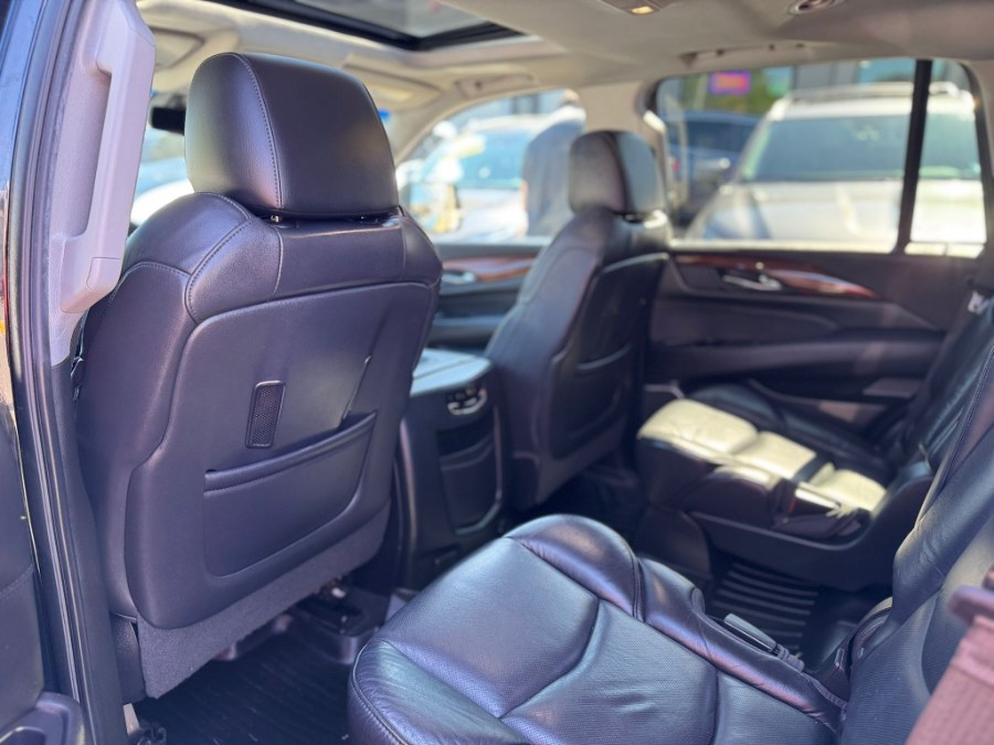 2018 Cadillac Escalade 4WD 4dr Luxury, available for sale in Peabody, Massachusetts | New Star Motors. Peabody, Massachusetts 2018 Cadillac Escalade 4WD 4dr Luxury, available for sale in Peabody, Massachusetts | New Star Motors. Peabody, Massachusetts