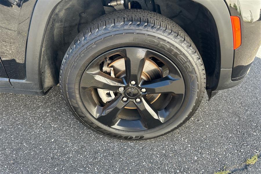 2021 Jeep Grand Cherokee L Altitude 4x4, available for sale in Lindenhurst, New York | Power Motor Group. Lindenhurst, New York 2021 Jeep Grand Cherokee L Altitude 4x4, available for sale in Lindenhurst, New York | Power Motor Group. Lindenhurst, New York