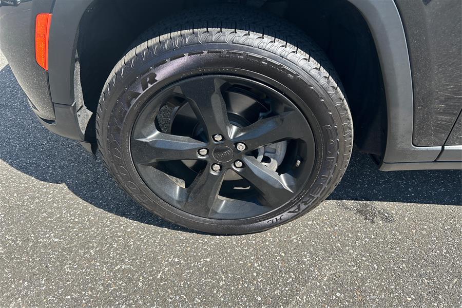 2021 Jeep Grand Cherokee L Altitude 4x4, available for sale in Lindenhurst, New York | Power Motor Group. Lindenhurst, New York 2021 Jeep Grand Cherokee L Altitude 4x4, available for sale in Lindenhurst, New York | Power Motor Group. Lindenhurst, New York