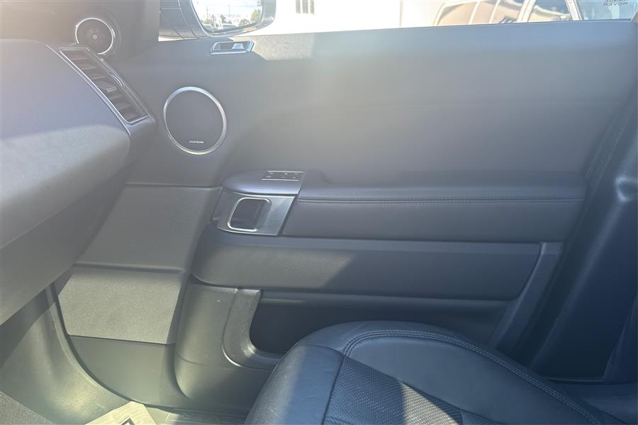 2020 Land Rover Range Rover Sport HSE photo 23