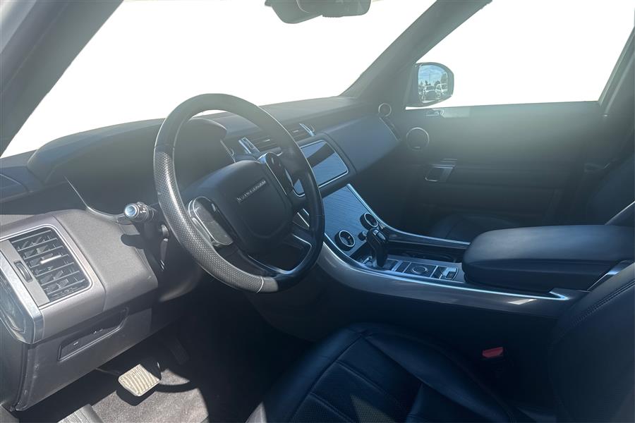 2020 Land Rover Range Rover Sport HSE photo 9