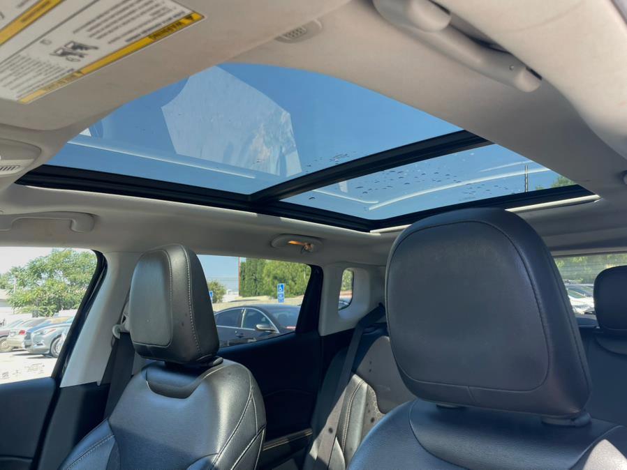 2020 Jeep Compass Latitude FWD, available for sale in Hawaiian Gardens, California | Luxe Motors. Hawaiian Gardens, California 2020 Jeep Compass Latitude FWD, available for sale in Hawaiian Gardens, California | Luxe Motors. Hawaiian Gardens, California