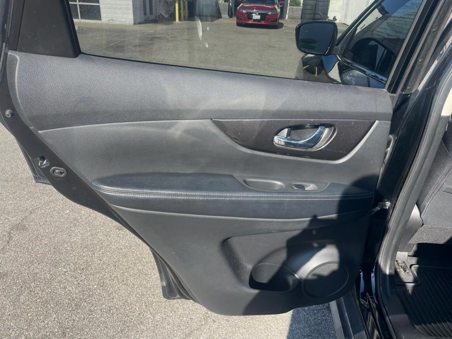 2019 Nissan Rogue FWD SV, available for sale in Hawaiian Gardens, California | Luxe Motors. Hawaiian Gardens, California 2019 Nissan Rogue FWD SV, available for sale in Hawaiian Gardens, California | Luxe Motors. Hawaiian Gardens, California
