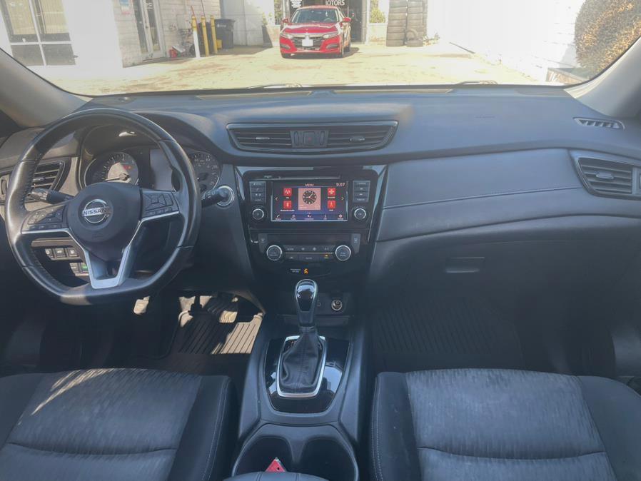 2019 Nissan Rogue FWD SV, available for sale in Hawaiian Gardens, California | Luxe Motors. Hawaiian Gardens, California 2019 Nissan Rogue FWD SV, available for sale in Hawaiian Gardens, California | Luxe Motors. Hawaiian Gardens, California