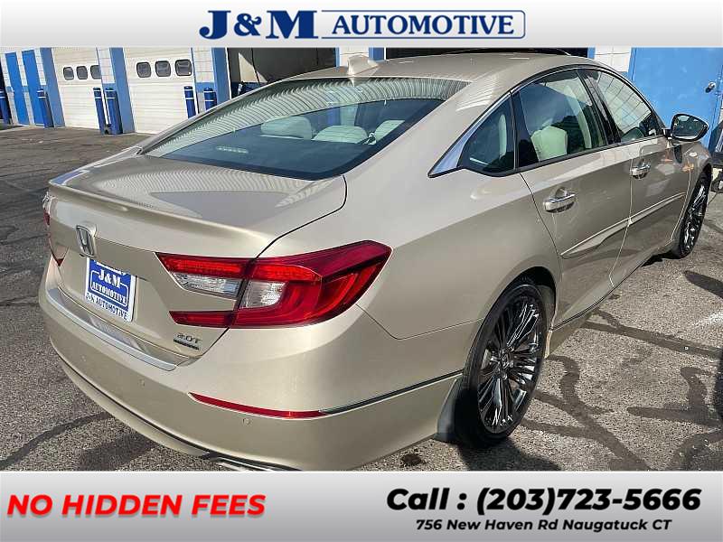 2018 Honda Accord Touring 2.0T photo 3