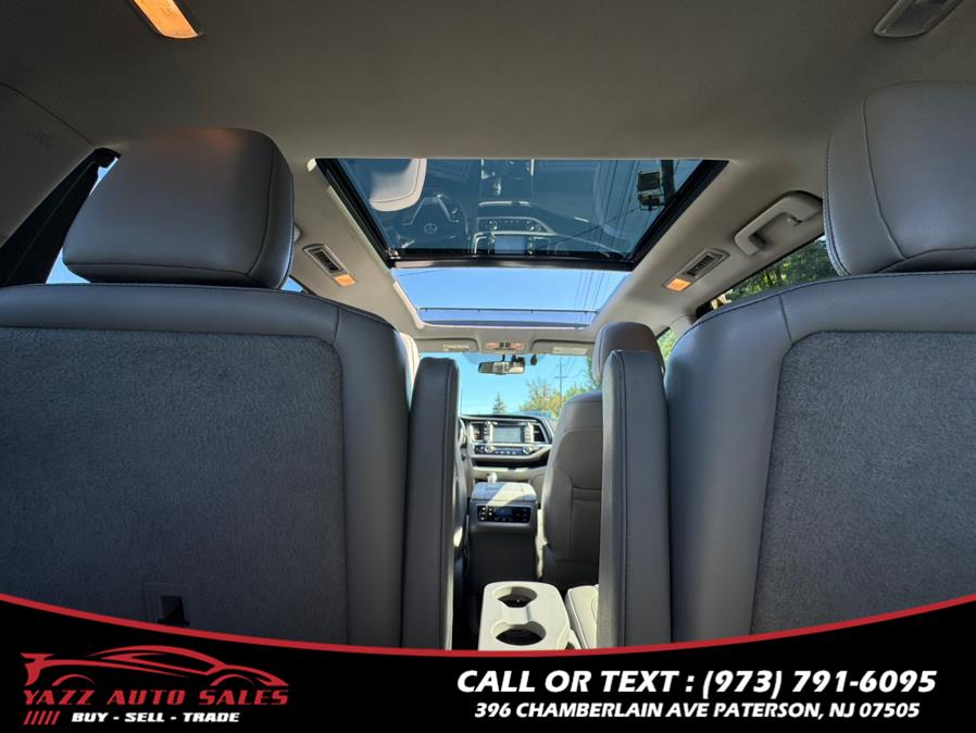 2016 Toyota Highlander AWD 4dr V6 Limited Platinum (Natl), available for sale in Paterson, New Jersey | Yazz Auto Sales. Paterson, New Jersey 2016 Toyota Highlander AWD 4dr V6 Limited Platinum (Natl), available for sale in Paterson, New Jersey | Yazz Auto Sales. Paterson, New Jersey