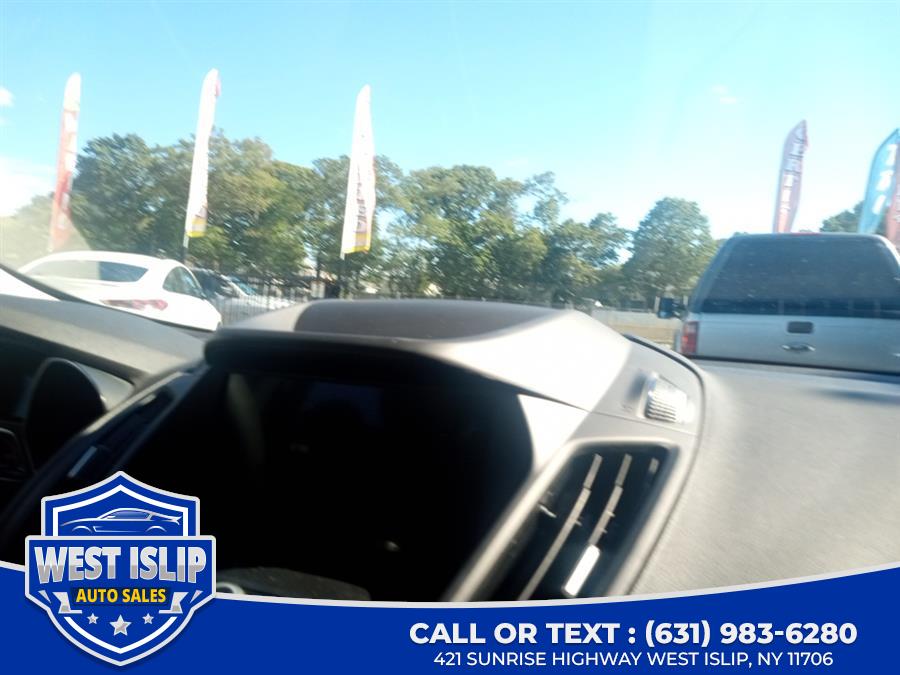 2019 Ford Escape SE 4WD, available for sale in West Islip, New York | West Islip Auto Sales. West Islip, New York 2019 Ford Escape SE 4WD, available for sale in West Islip, New York | West Islip Auto Sales. West Islip, New York