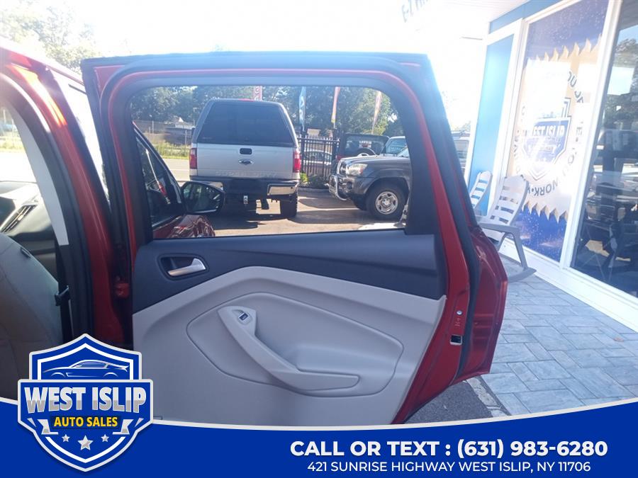 2019 Ford Escape SE 4WD, available for sale in West Islip, New York | West Islip Auto Sales. West Islip, New York 2019 Ford Escape SE 4WD, available for sale in West Islip, New York | West Islip Auto Sales. West Islip, New York