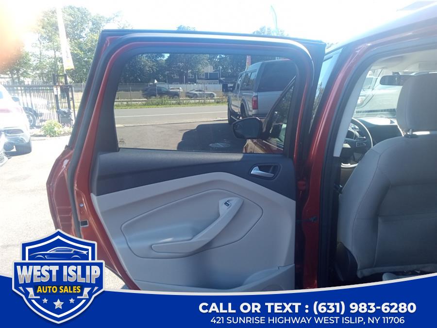2019 Ford Escape SE 4WD, available for sale in West Islip, New York | West Islip Auto Sales. West Islip, New York 2019 Ford Escape SE 4WD, available for sale in West Islip, New York | West Islip Auto Sales. West Islip, New York
