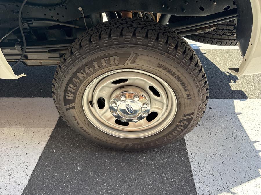 2015 Ford Super Duty F-250 SRW 4WD Reg Cab 137" XL, available for sale in Waterbury, Connecticut | National Auto Brokers, Inc.. Waterbury, Connecticut 2015 Ford Super Duty F-250 SRW 4WD Reg Cab 137" XL, available for sale in Waterbury, Connecticut | National Auto Brokers, Inc.. Waterbury, Connecticut