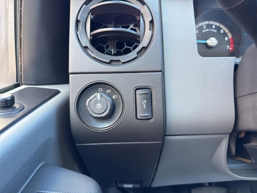 2015 Ford Super Duty F-250 SRW 4WD Reg Cab 137" XL, available for sale in Waterbury, Connecticut | National Auto Brokers, Inc.. Waterbury, Connecticut 2015 Ford Super Duty F-250 SRW 4WD Reg Cab 137" XL, available for sale in Waterbury, Connecticut | National Auto Brokers, Inc.. Waterbury, Connecticut