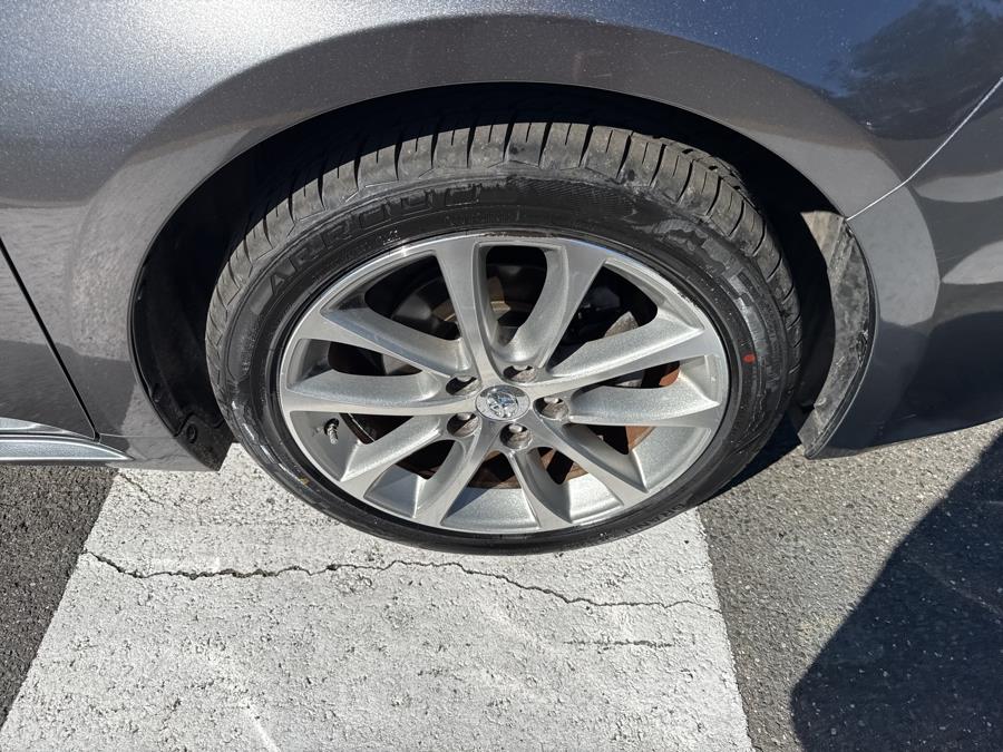 2015 Toyota Avalon 4dr Sdn XLE Touring, available for sale in Waterbury, Connecticut | National Auto Brokers, Inc.. Waterbury, Connecticut 2015 Toyota Avalon 4dr Sdn XLE Touring, available for sale in Waterbury, Connecticut | National Auto Brokers, Inc.. Waterbury, Connecticut