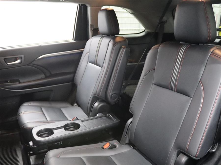 2019 Toyota Highlander SE, available for sale in Paterson, New Jersey | Fast Track Motors. Paterson, New Jersey 2019 Toyota Highlander SE, available for sale in Paterson, New Jersey | Fast Track Motors. Paterson, New Jersey