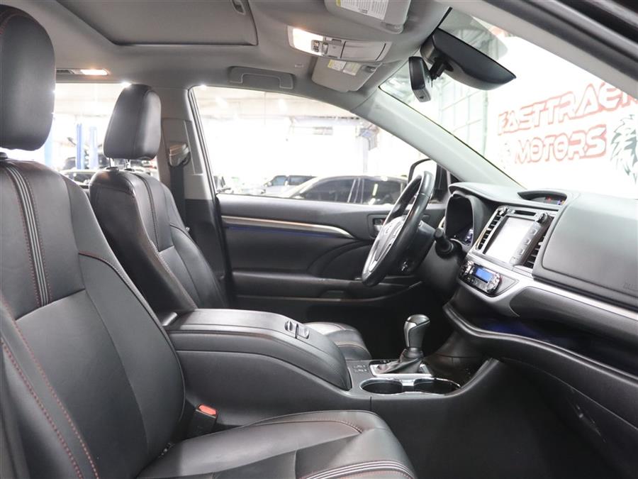 2019 Toyota Highlander SE, available for sale in Paterson, New Jersey | Fast Track Motors. Paterson, New Jersey 2019 Toyota Highlander SE, available for sale in Paterson, New Jersey | Fast Track Motors. Paterson, New Jersey