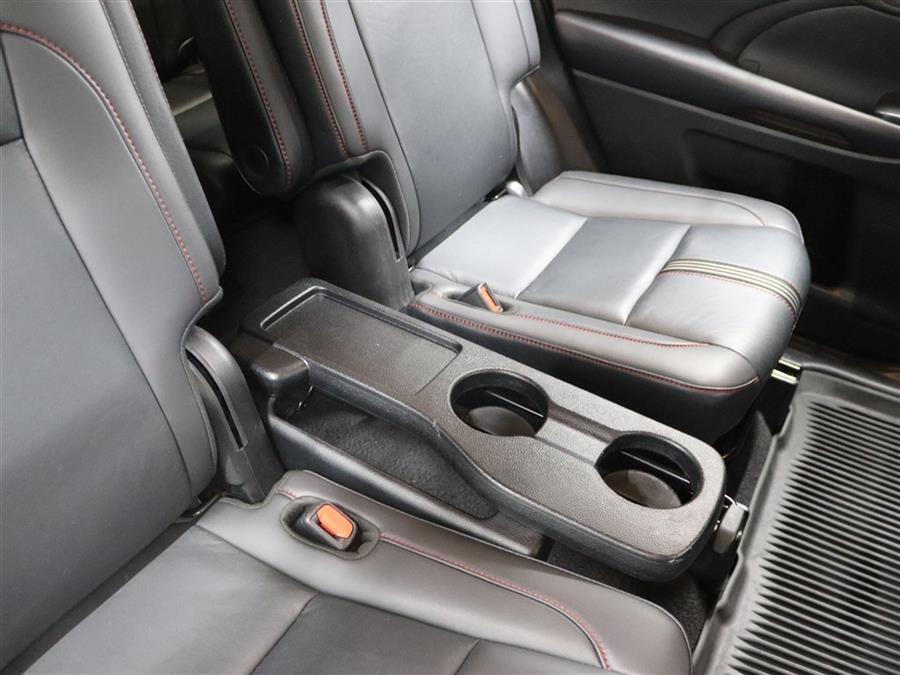 2019 Toyota Highlander SE, available for sale in Paterson, New Jersey | Fast Track Motors. Paterson, New Jersey 2019 Toyota Highlander SE, available for sale in Paterson, New Jersey | Fast Track Motors. Paterson, New Jersey
